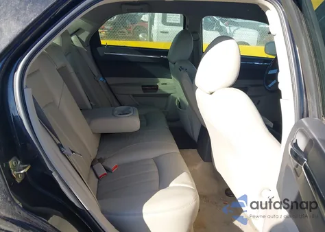 2006 Chrysler 300C z USA, uszkodzony, nr VIN 2C3KA63H56H291825